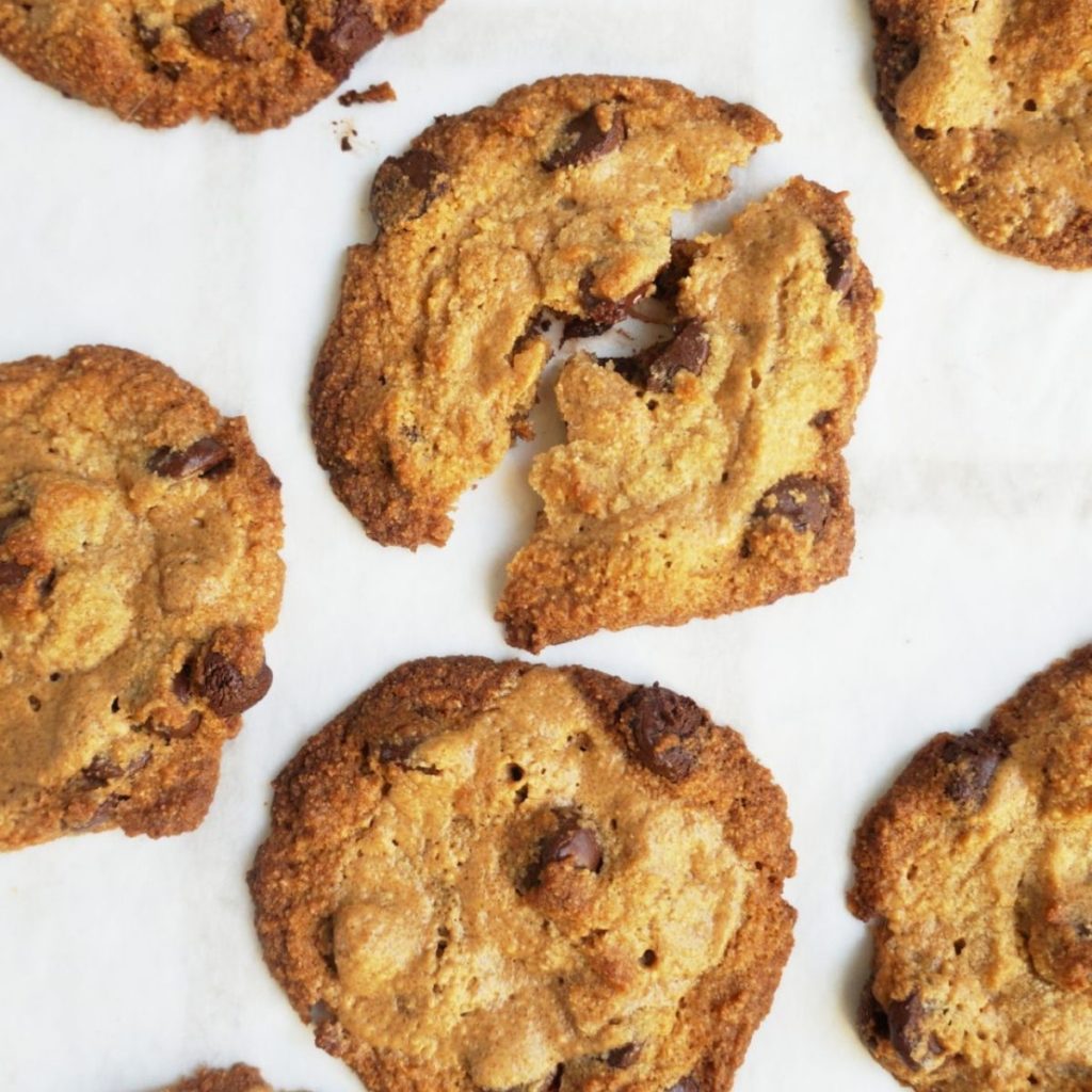 Keto Peanut Butter Chocolate Chip Cookies | Clean Keto ...